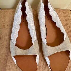 BRAND NEW MALOLES Linen & Canvas flats, Open-Toe sandals, R: 39.5 L 39 Dust Bag